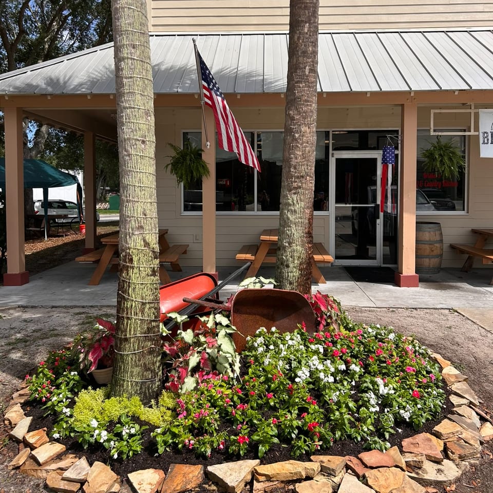 Country Comfort & BBQ in the Heart of Chuluota